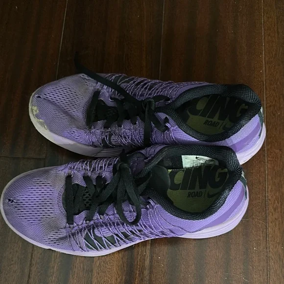 Nike Purple Athletic Shoes for Performance. - Picture 2 of 8